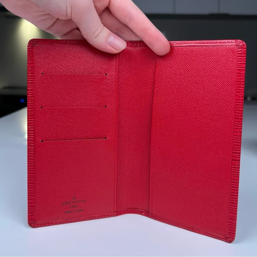 Louis Vuitton Epi long wallet